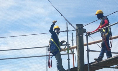 不規則な形状で酸化黒処理された柔軟なステンレス スチール ケーブル メッシュ
